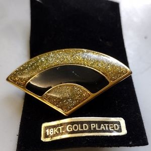 Sanded Black/Gold Fan Brooch